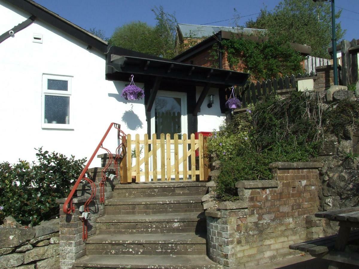 Welsh Row House Leilighet Llandegla Eksteriør bilde
