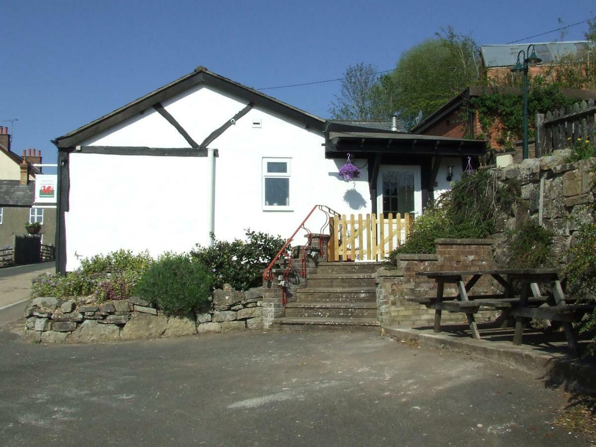 Welsh Row House Leilighet Llandegla Eksteriør bilde