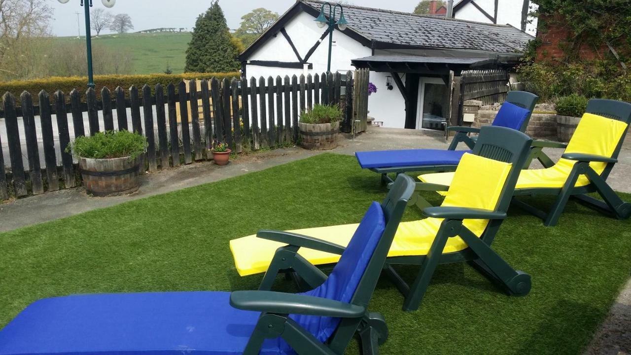 Welsh Row House Leilighet Llandegla Eksteriør bilde